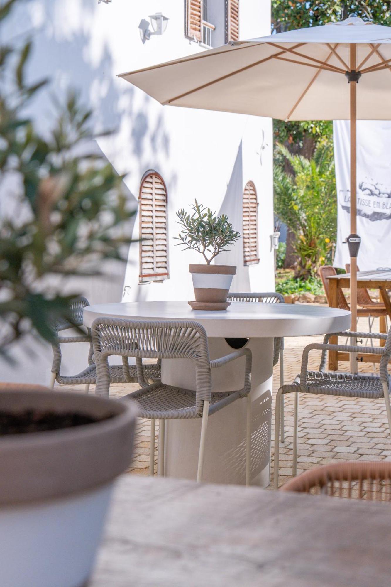Hotel La Batisse En Blanc Golfe-Juan Exteriér fotografie
