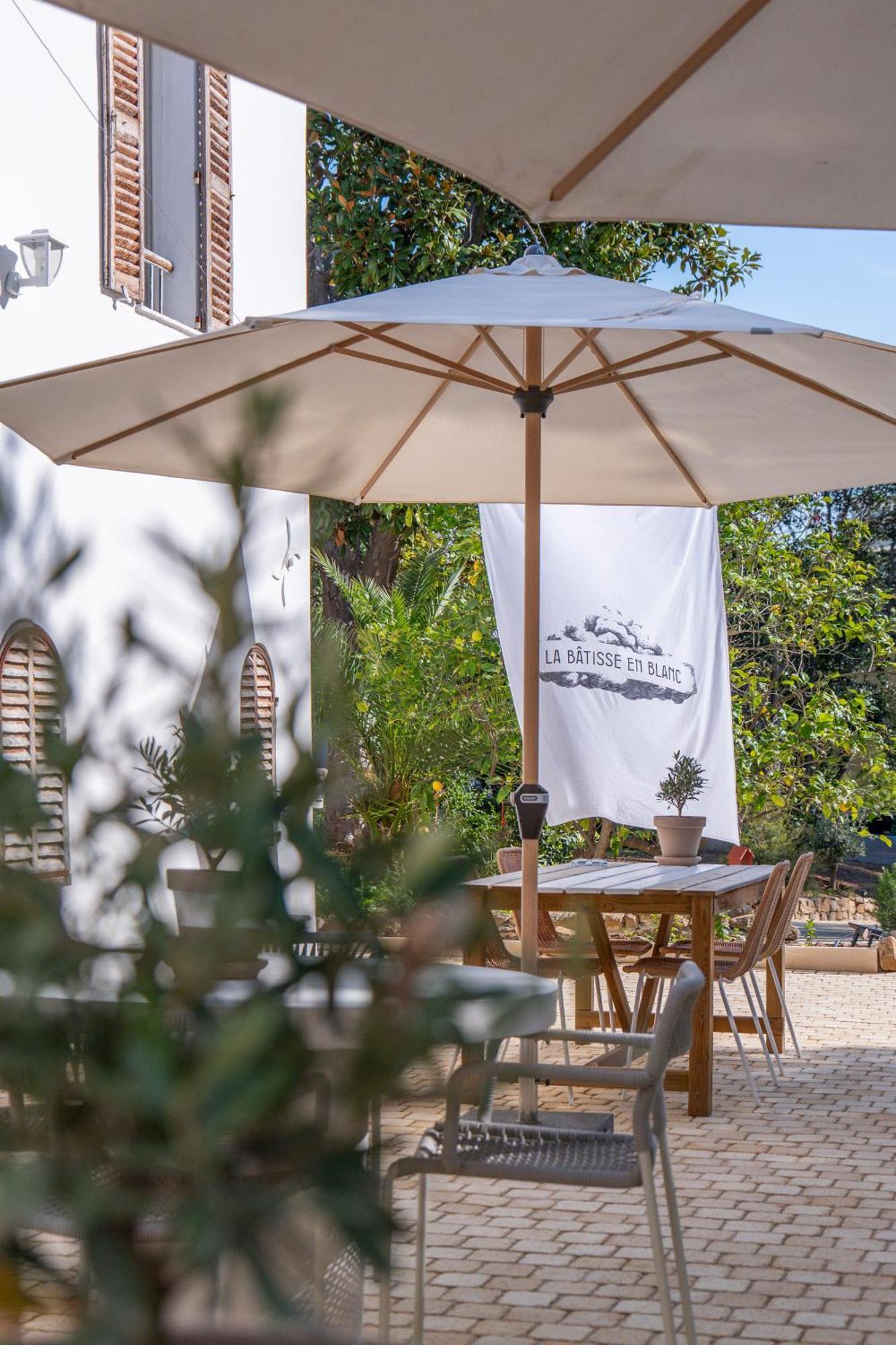 Hotel La Batisse En Blanc Golfe-Juan Exteriér fotografie